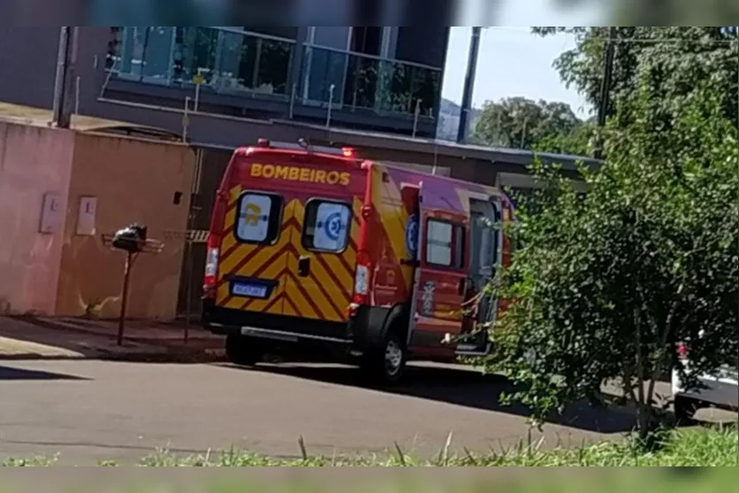 Idoso de 68 anos cai de escada e é socorrido pelo Siate