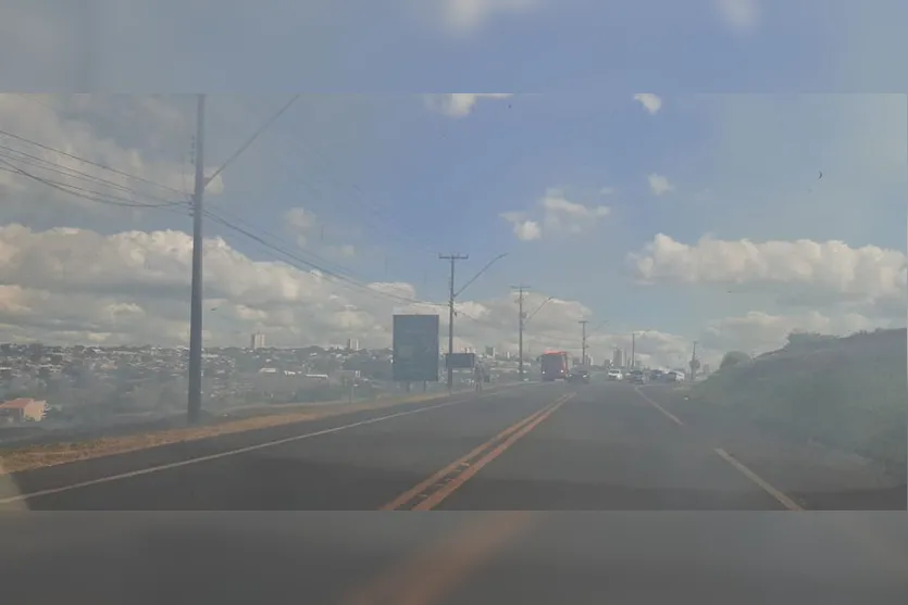 Incêndio na BR-369 pede atenção dos motoristas
