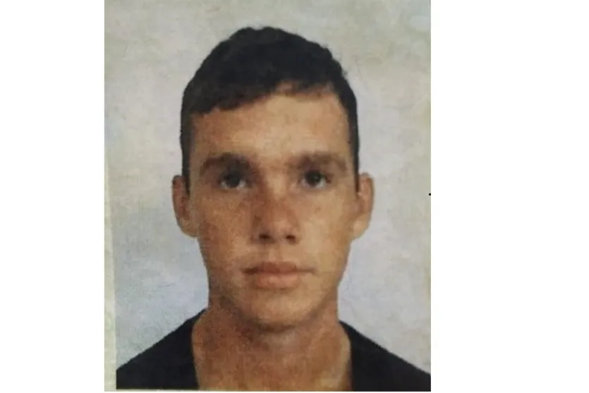 Jovem que morreu após atingir placa na PR-444 é identificado