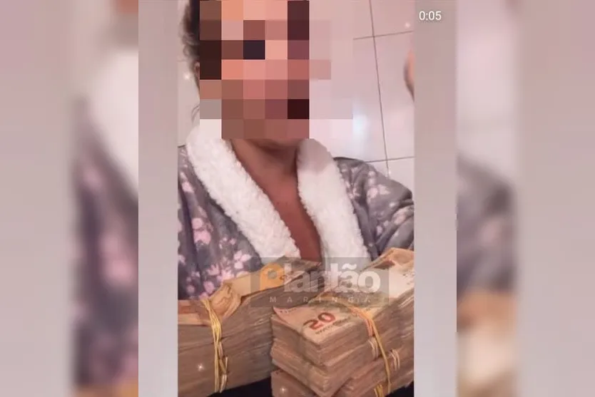 Ladrões invadem casa após dona publicar foto com dinheiro