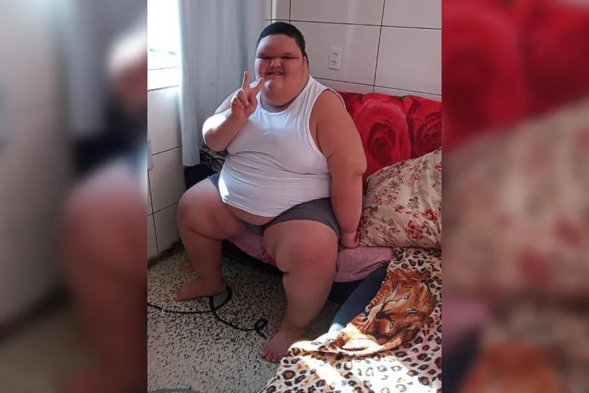 Menino com quase 200 kg luta por cirurgia bariátrica