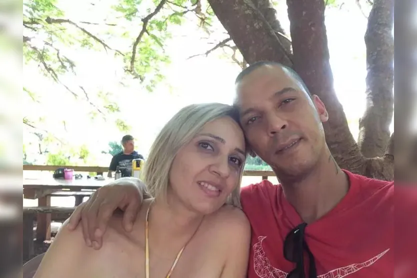  Mônica Alves deixou o marido Fernando e os quatro filhos. 