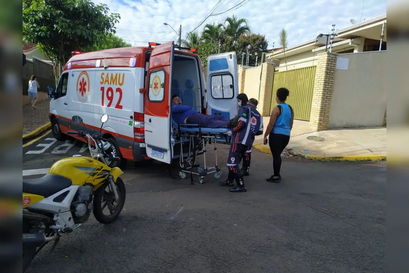 Motociclista fica ferido após acidente com carro