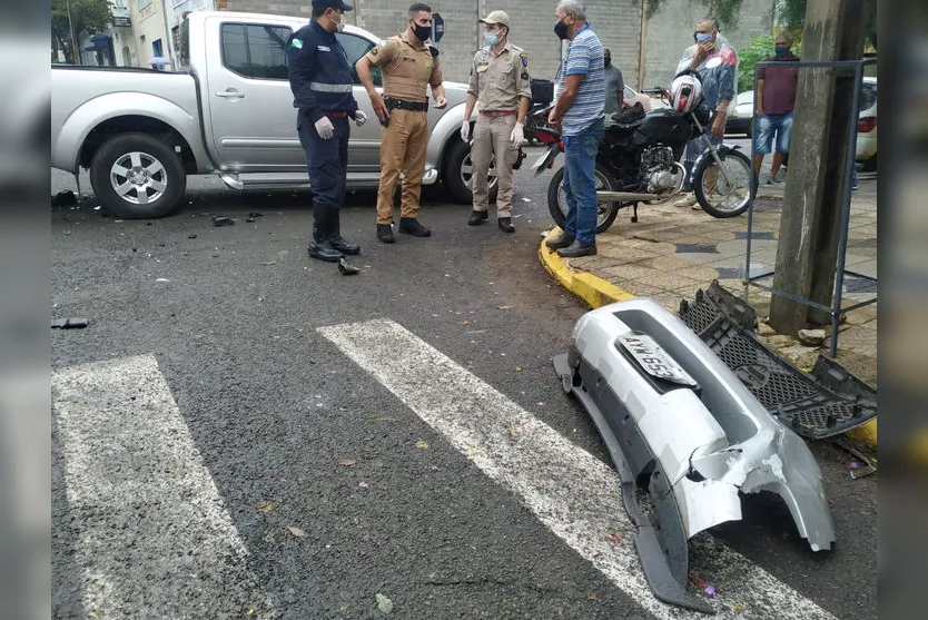 Motociclista fica gravemente ferido após acidente na Av. Curitiba; veja