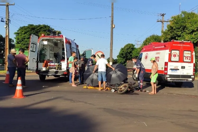 Motociclista fica gravemente ferido após colidir em colheitadeira