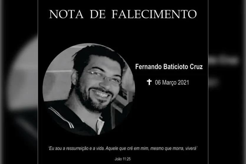 Motociclista morre após bater contra poste e moto pegar fogo