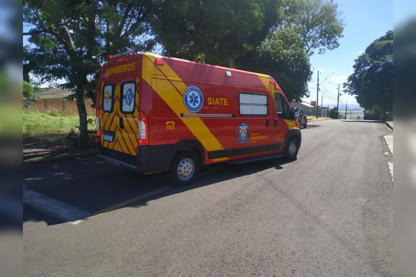 Mulher fica ferida após acidente com carro nesta tarde