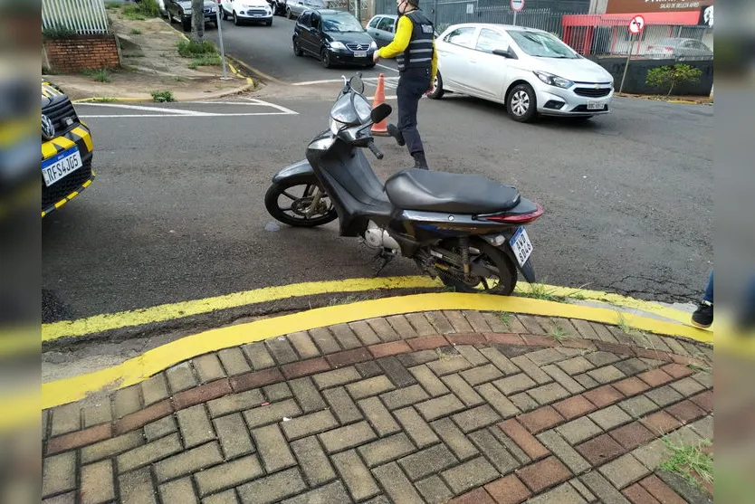 Mulher fica ferida após acidente no centro de Apucarana