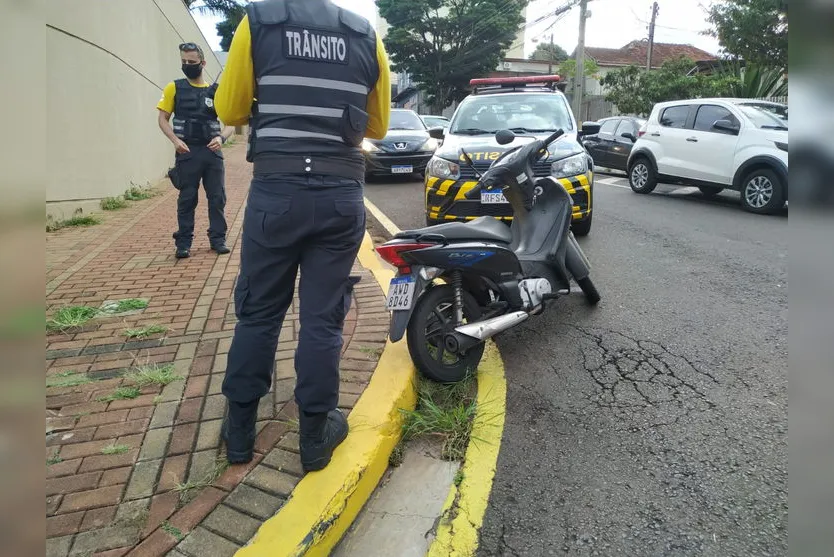 Mulher fica ferida após acidente no centro de Apucarana