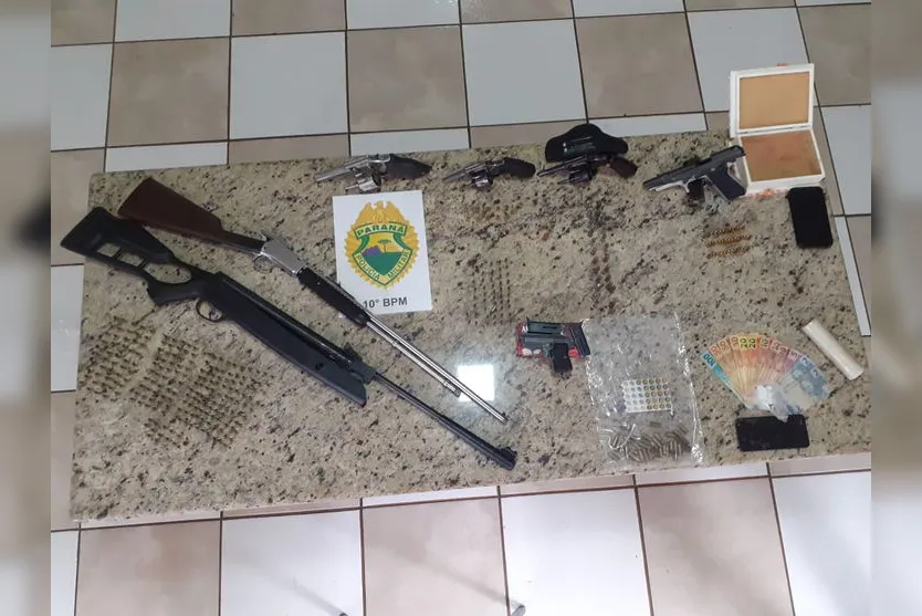PM apreende 6 armas e mais de 300 munições durante operação