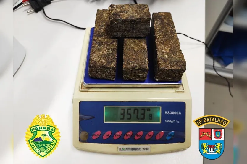 PM apreende celulares e drogas que iriam para presos