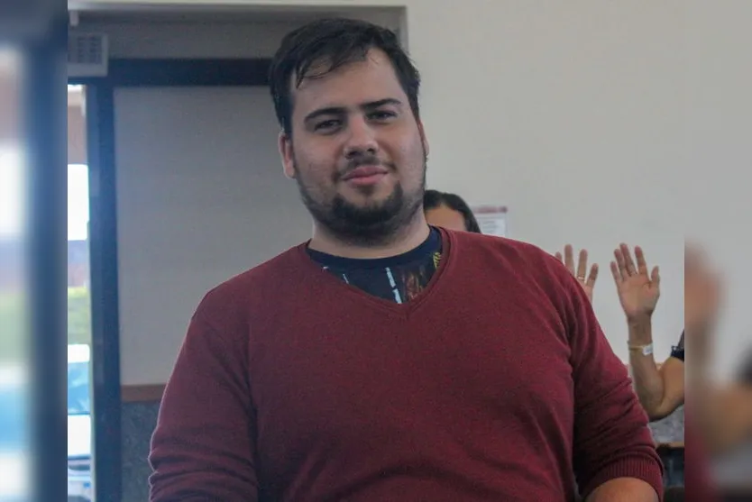 Paróquia pede orações pela recuperação de jovem com Covid-19