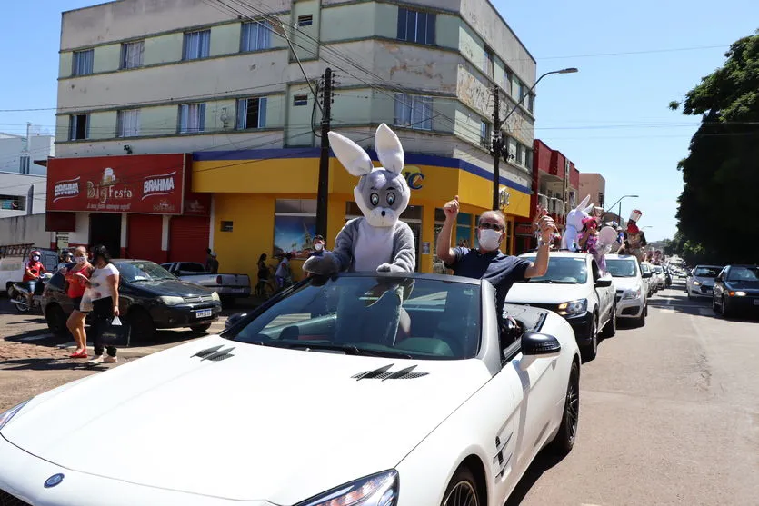 Prefeitura de Ivaiporã faz carreata para celebrar a Páscoa