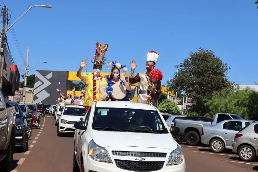 Prefeitura de Ivaiporã faz carreata para celebrar a Páscoa
