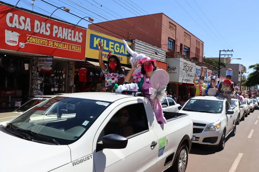 Prefeitura de Ivaiporã faz carreata para celebrar a Páscoa