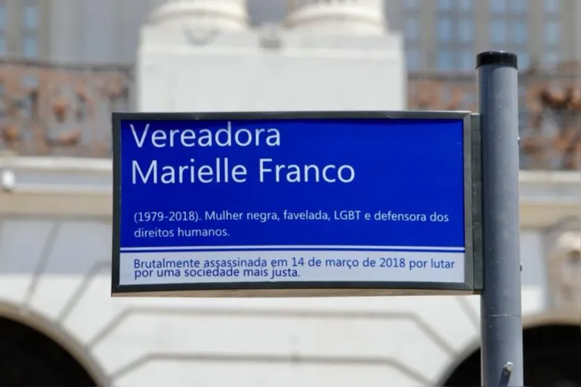 Prefeitura do Rio inaugura nova placa de Marielle, agora sob vigilância do COR