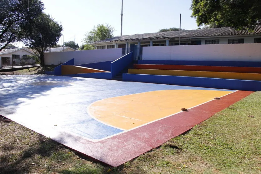 Prefeitura finaliza melhorias em quadra esportiva