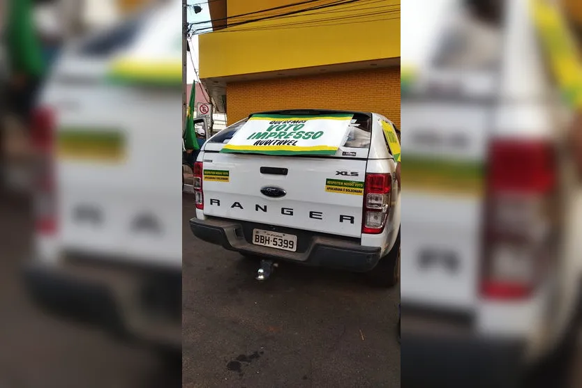 Protesto pró-Bolsonaro movimenta o centro de Apucarana; veja