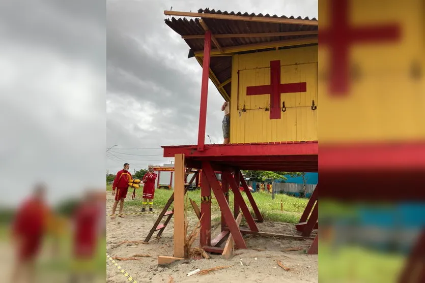 Salva-vidas são atingidos por raio em praia do Paraná