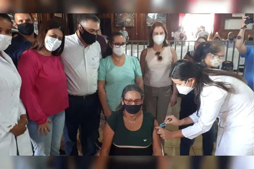 Secretário acompanha vacinação contra a Covid no interior