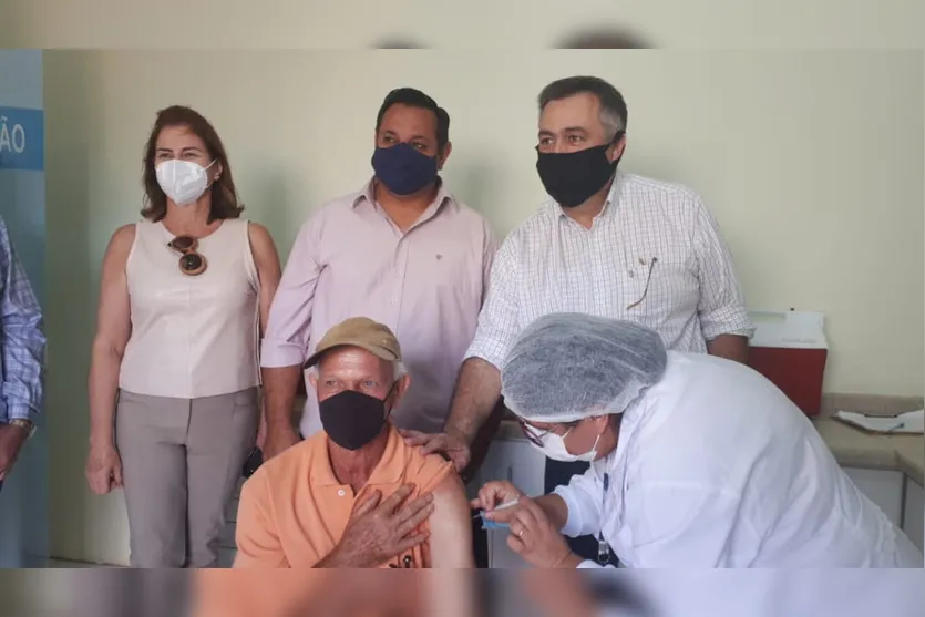 Secretário acompanha vacinação contra a Covid no interior