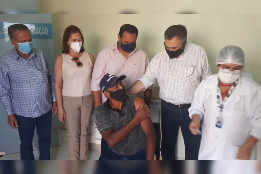 Secretário acompanha vacinação contra a Covid no interior