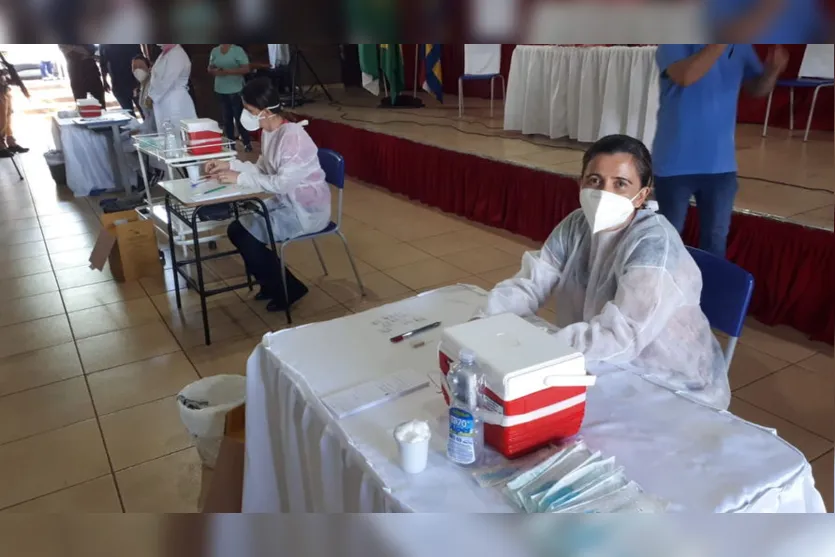 Secretário acompanha vacinação contra a Covid no interior