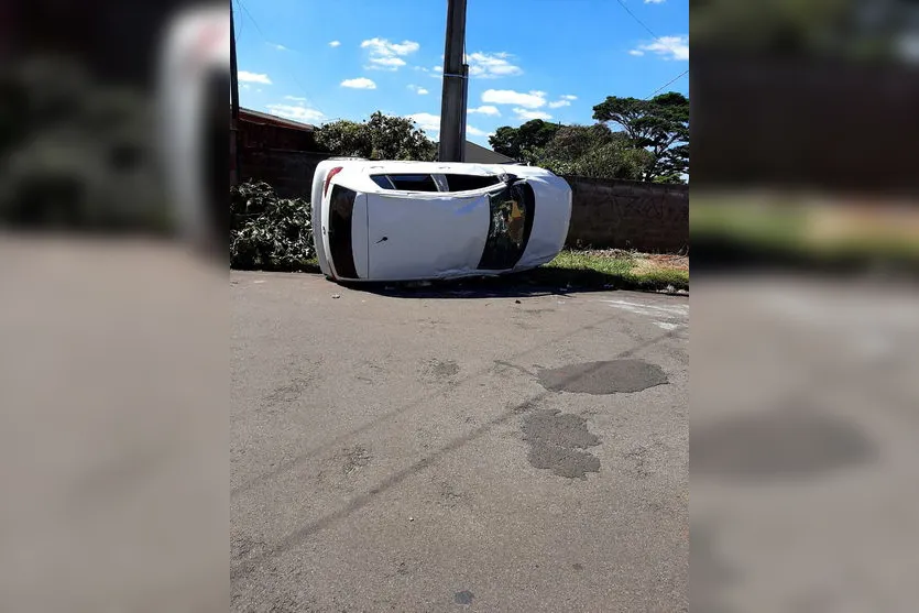 Susto: Veículo tomba no Jardim Ponta Grossa
