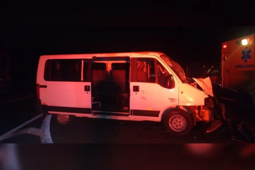 Van de Bom Sucesso se envolve em acidente grave