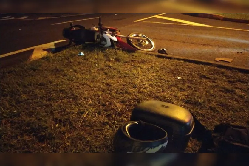 Acidente entre caminhão e moto deixa homem em estado grave