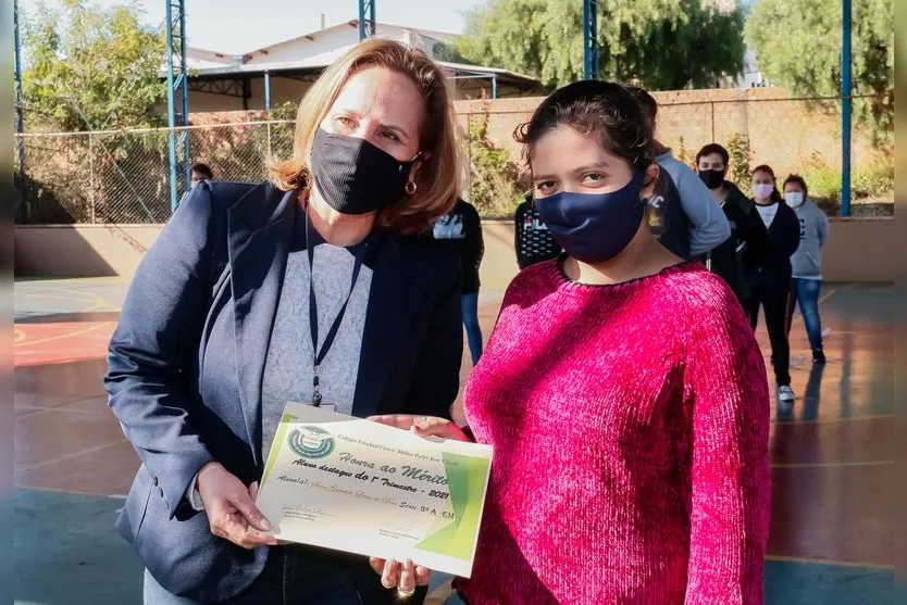 Alunos do colégio Padre José Canale recebem premiação