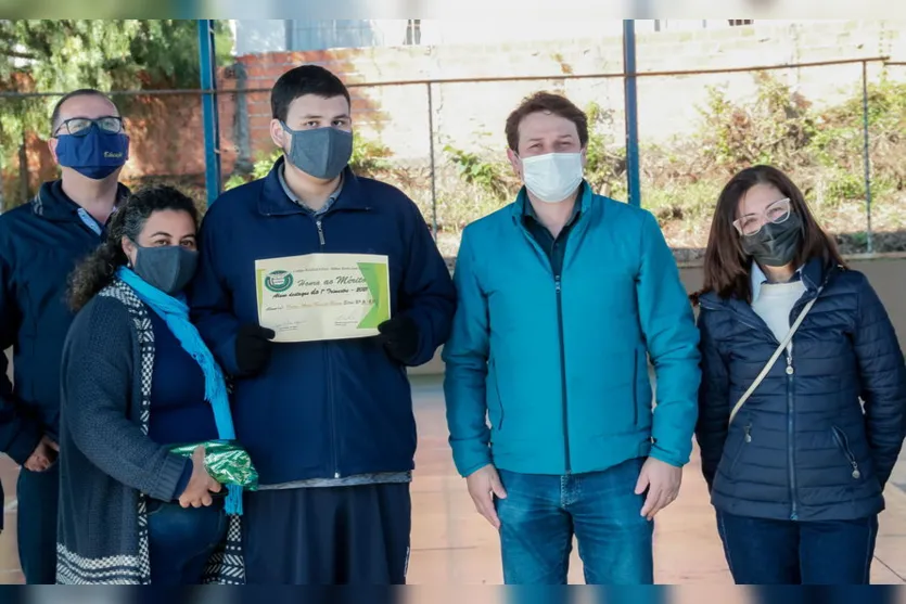 Alunos do colégio Padre José Canale recebem premiação