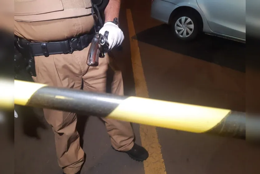 Após perseguição, homem confronta polícia e morre