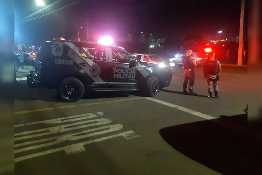 Após perseguição, homem confronta polícia e morre