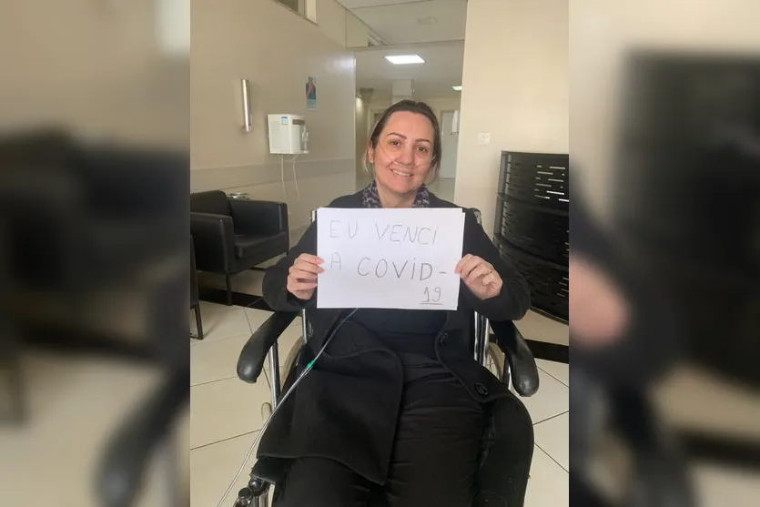 Apucaranense celebra alta após 19 dias internada com covid