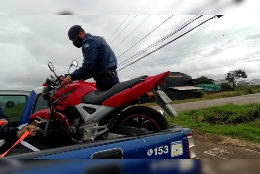 Apucaranense de tornozeleira furta moto em Londrina