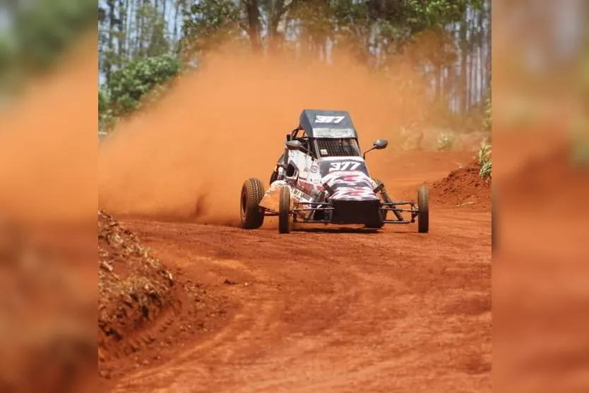 Apucaranenses disputam campeonato de Kart Cross em Maringá