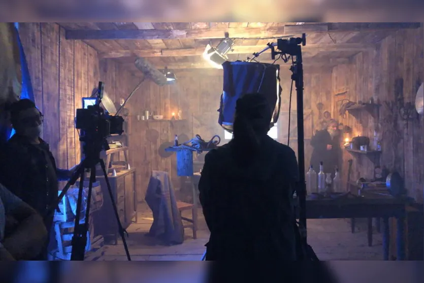 Atriz de Cambira integra elenco do filme 'O Armário Mágico'