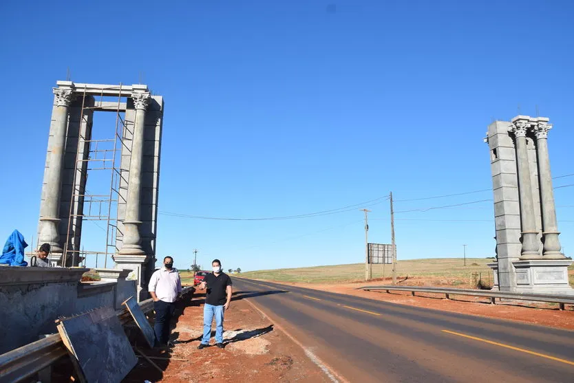 Avançam as obras dos portais turísticos de Lunardelli