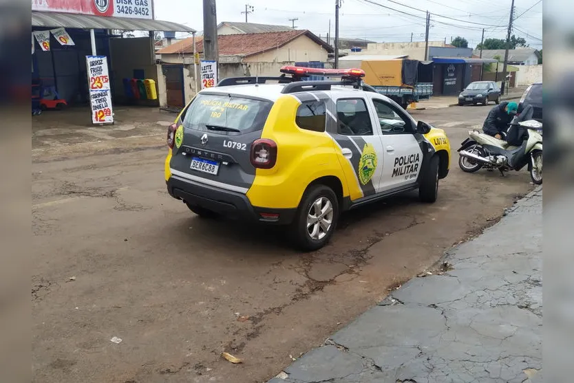 Bandidos roubam carro e levam mulher como refém em Apucarana