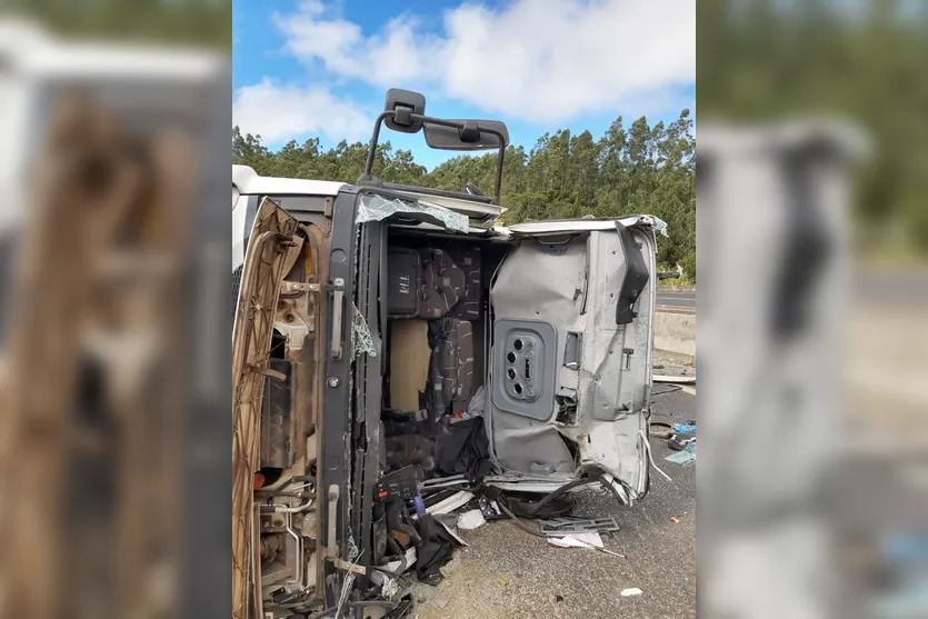 Caminhão-tanque tomba na BR-376; vítima presa nas ferragens