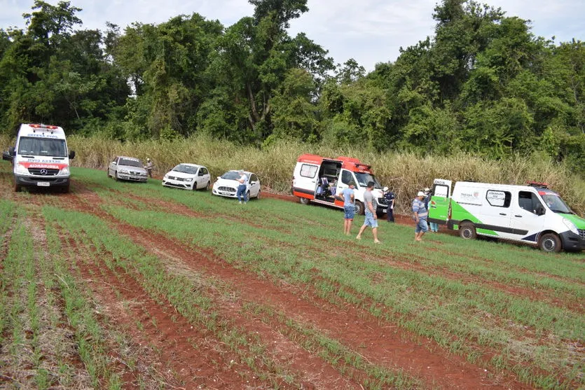 Carreta tomba em São Pedro e deixa seis pessoas feridas