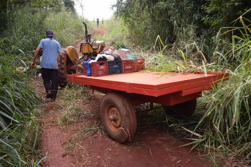 Carreta tomba em São Pedro e deixa seis pessoas feridas