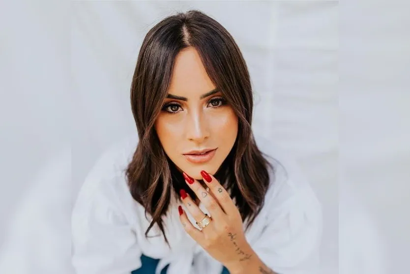 Colisão entre motocicleta e caminhão mata jovem de 22 anos