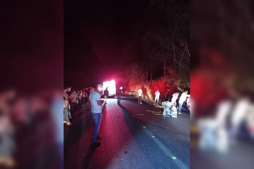 Colisão frontal entre carros deixa feridos na PR-170