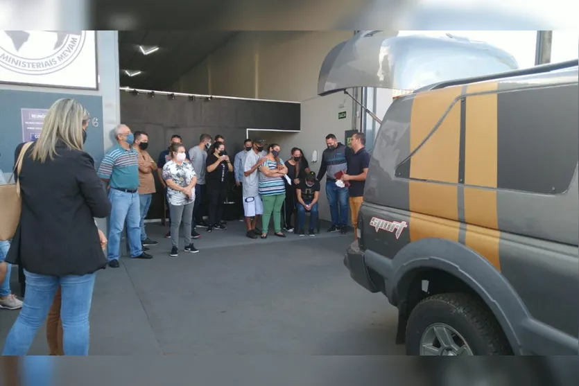 Cortejo marca despedida de baterista apucaranense; veja