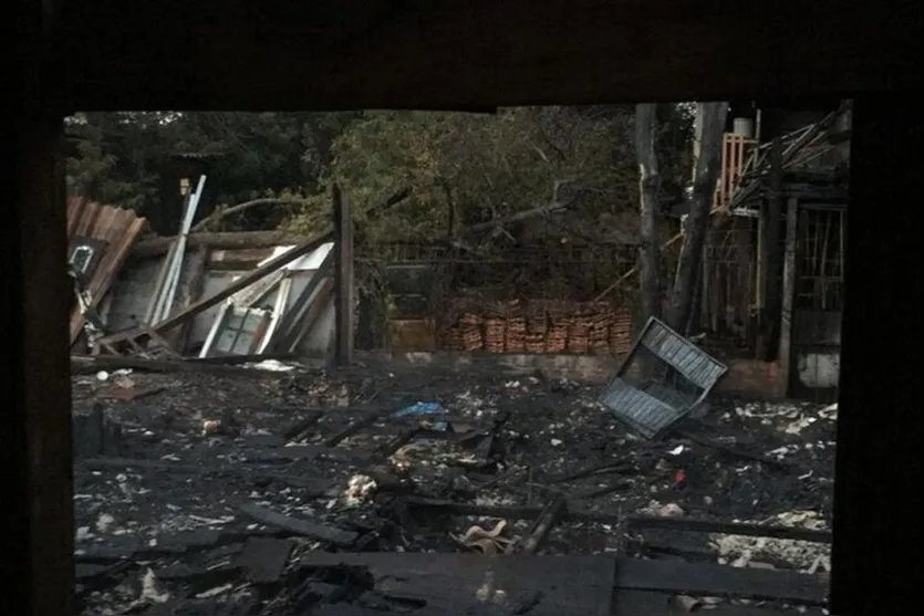 Crianças morrem em incêndio na madrugada desta quinta