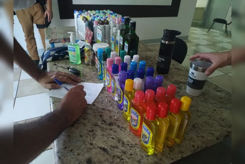 Duas mulheres são presas por furtos em mercados