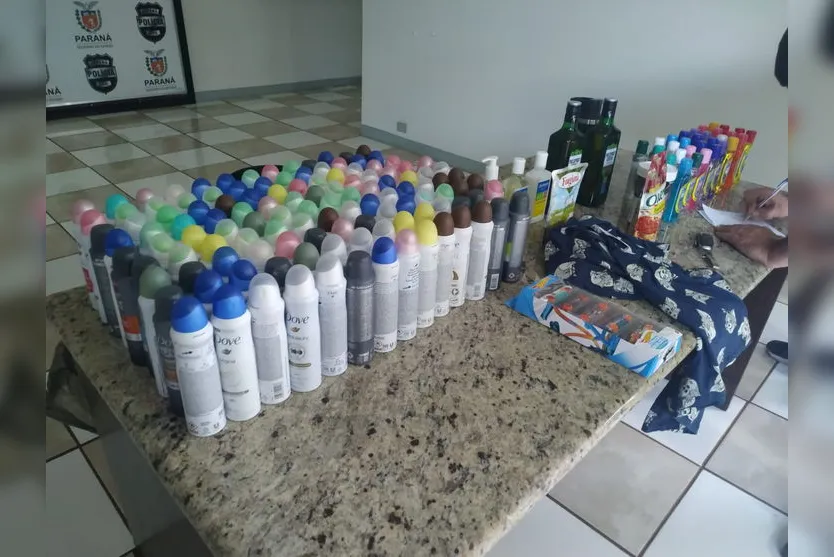 Duas mulheres são presas por furtos em mercados