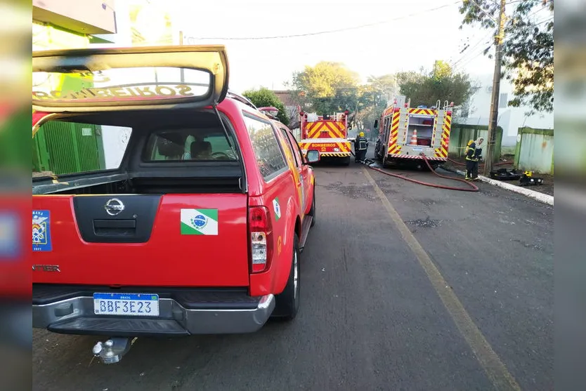 Edícula de casa no Bairro 28 fica destruída após incêndio